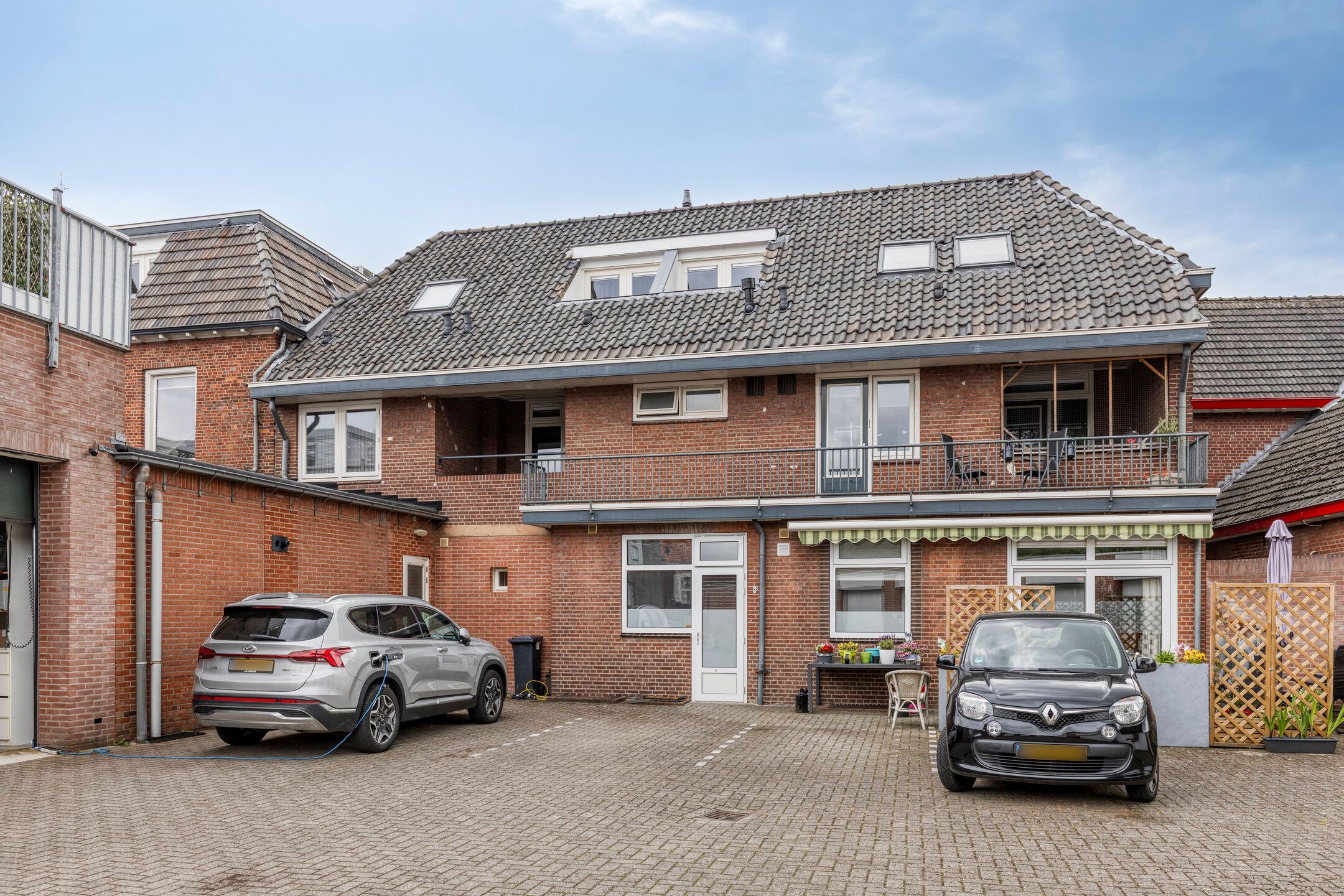 Photo 36 of Spoorstraat 8-F