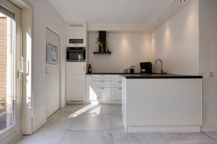 Foto 7 van Eeltsjebaes 18