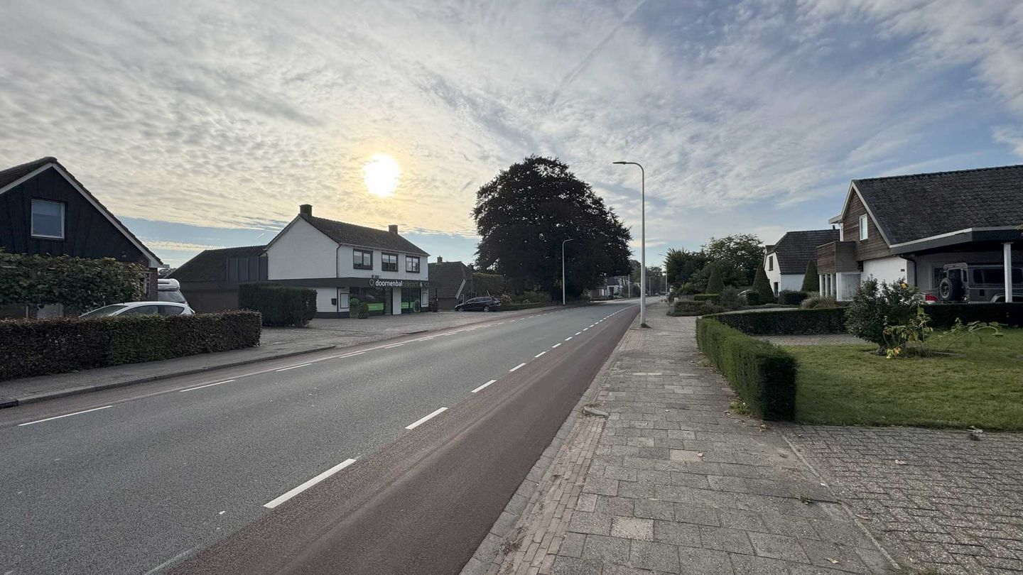 View photo 2 of Rijssensestraat 177