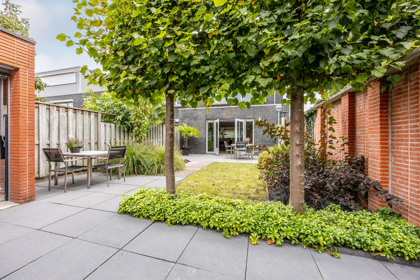 Photo 20 of Leusveld 25