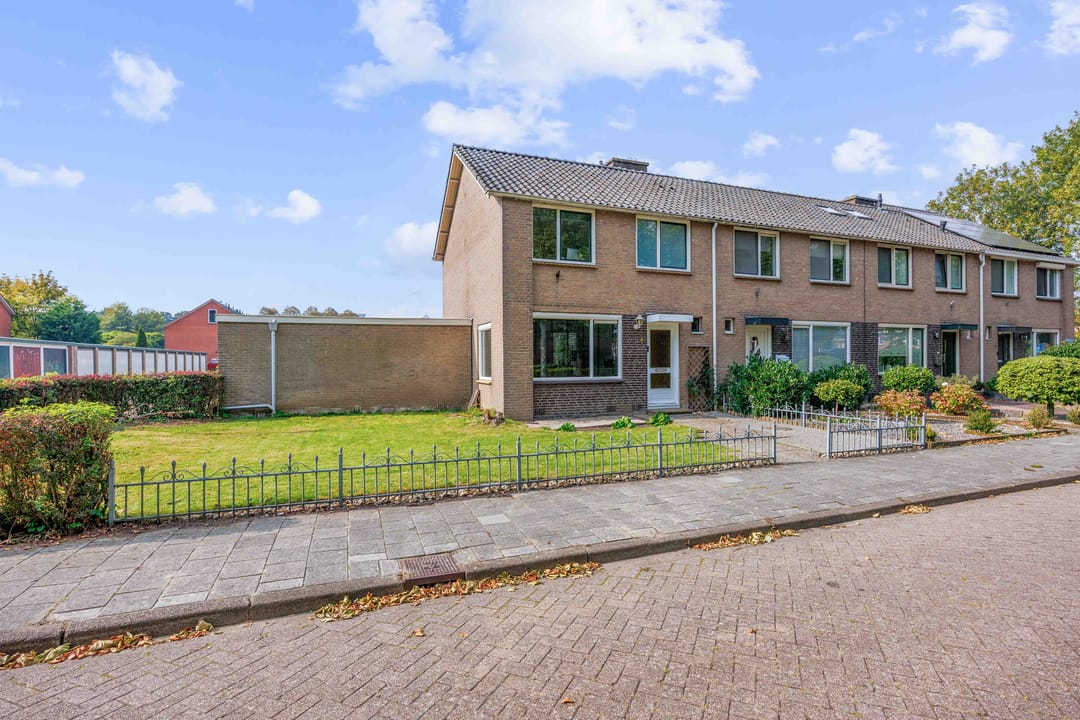 Photo 2 of Multatulistraat 4