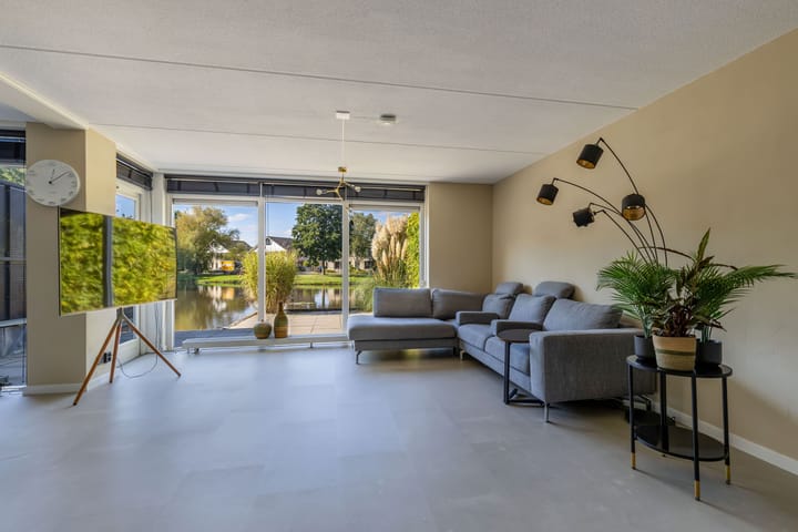 Foto 11 van Kalmoes 61