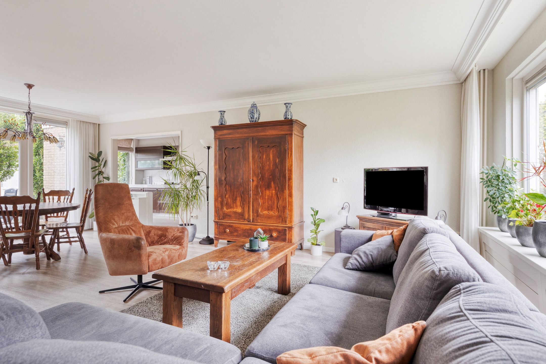 Foto 12 van Julianastraat 147