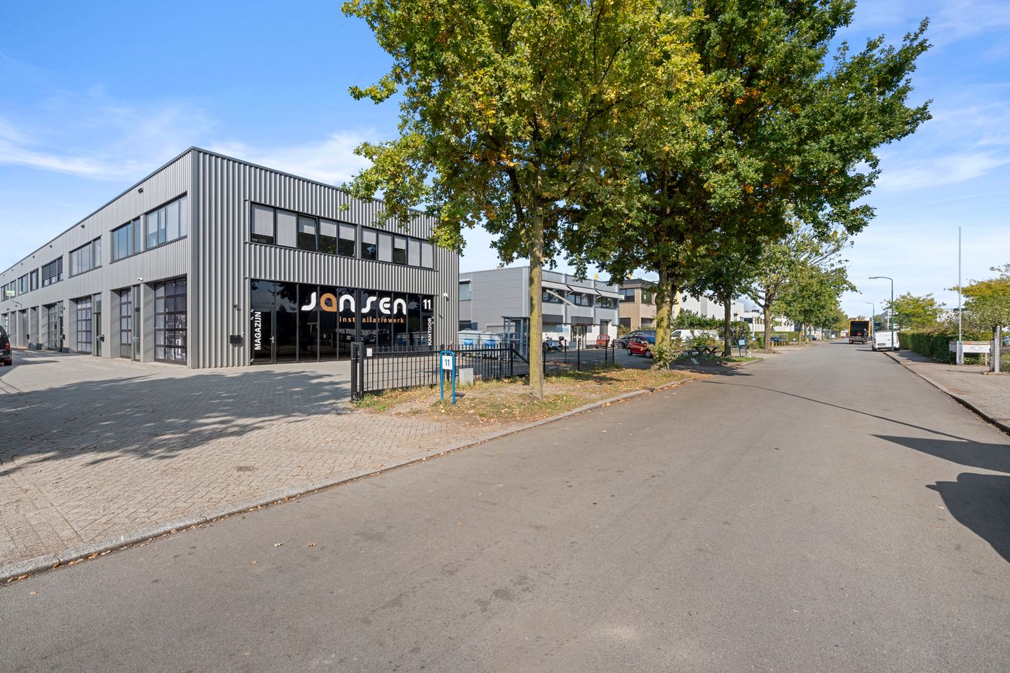 View photo 2 of Inductorstraat 11-F