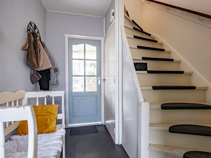 Photo 4 of Mezenstraat 10