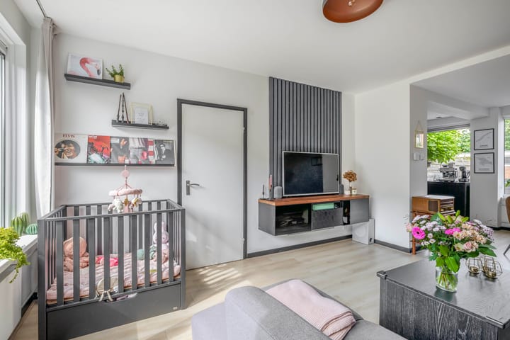 Photo 12 of Vroonstraat 19