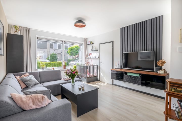 Photo 15 of Vroonstraat 19