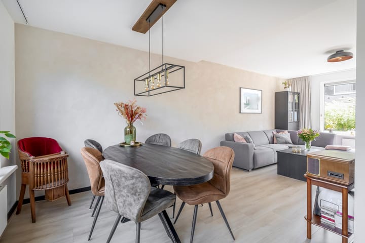 Photo 17 of Vroonstraat 19