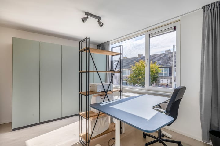 Photo 37 of Vroonstraat 19