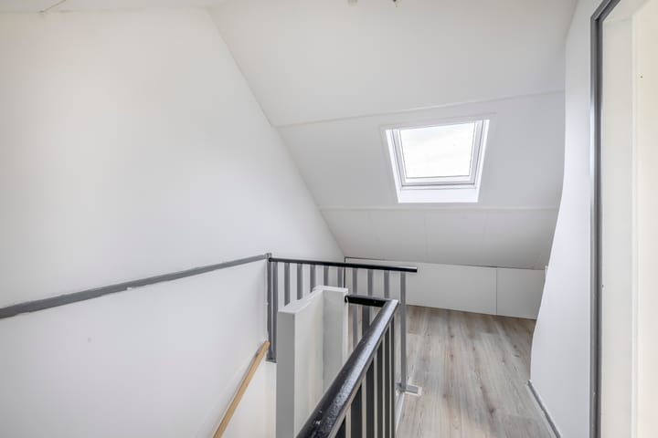 Photo 41 of Vroonstraat 19