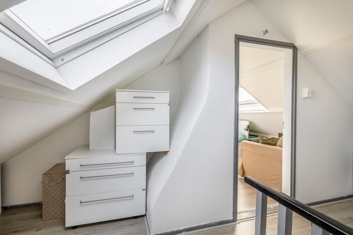 Photo 42 of Vroonstraat 19