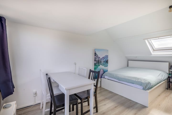 Photo 46 of Vroonstraat 19