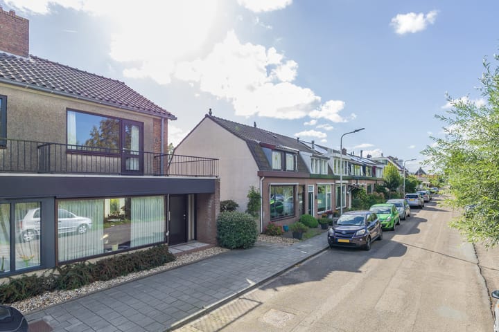 Foto 48 van Parallelweg 15