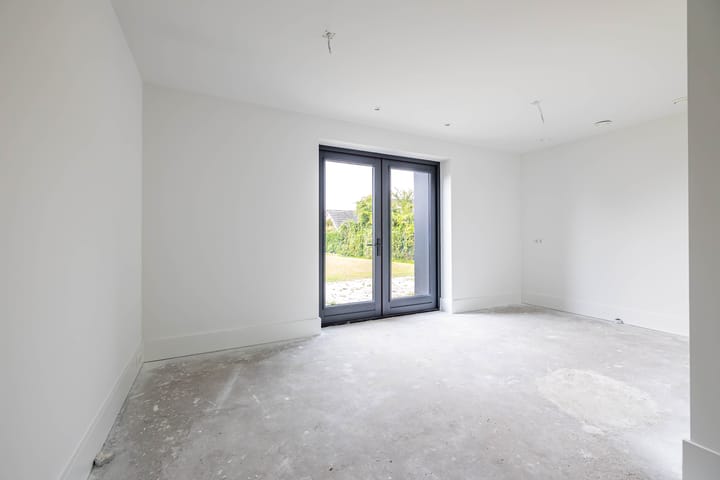 Photo 15 of Hoofdweg 39