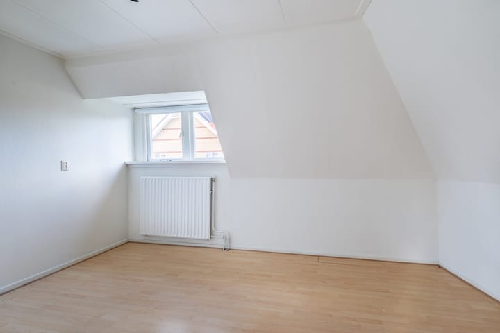 Photo 20 of Pioenstraat 2-A