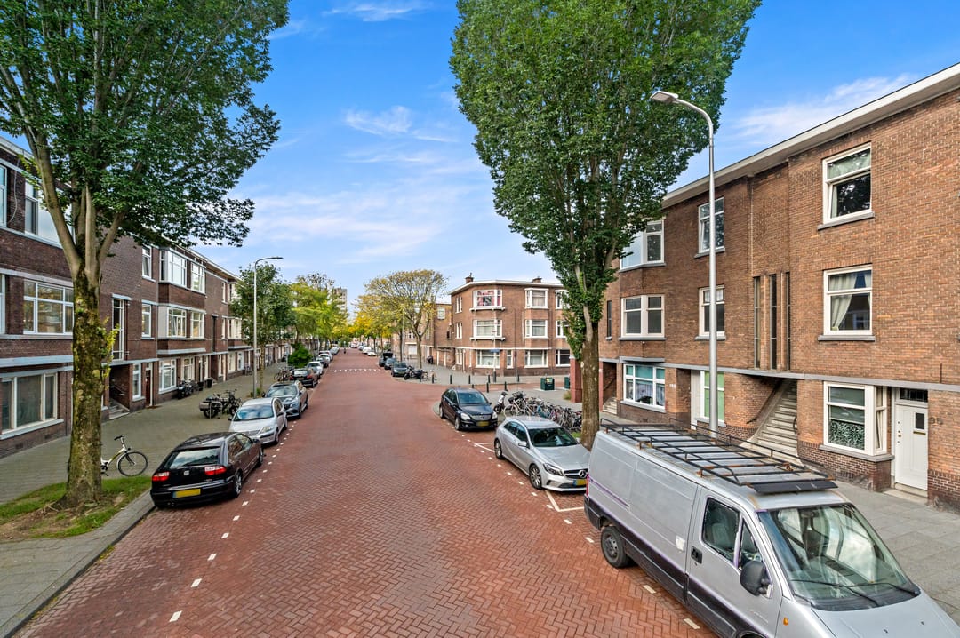 Photo 2 of Jan van Beersstraat 103