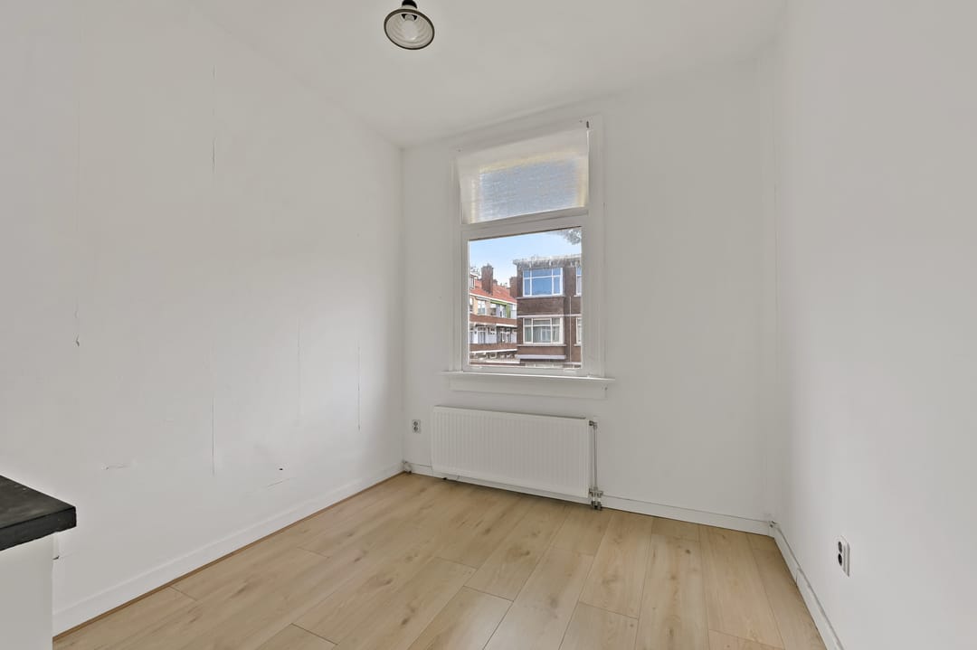 Photo 13 of Jan van Beersstraat 103