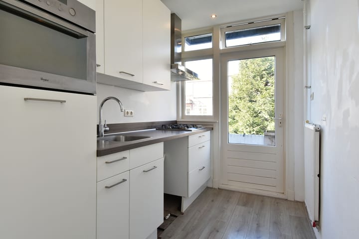 Foto 12 van Van Lansbergestraat 20