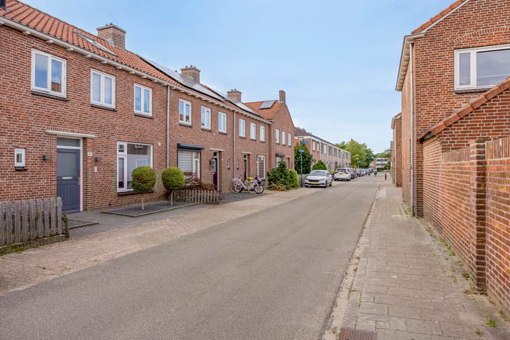 Photo 8 of Hendrikstraat 23