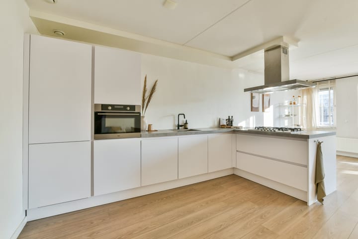 Foto 15 van Marsmanplein 122