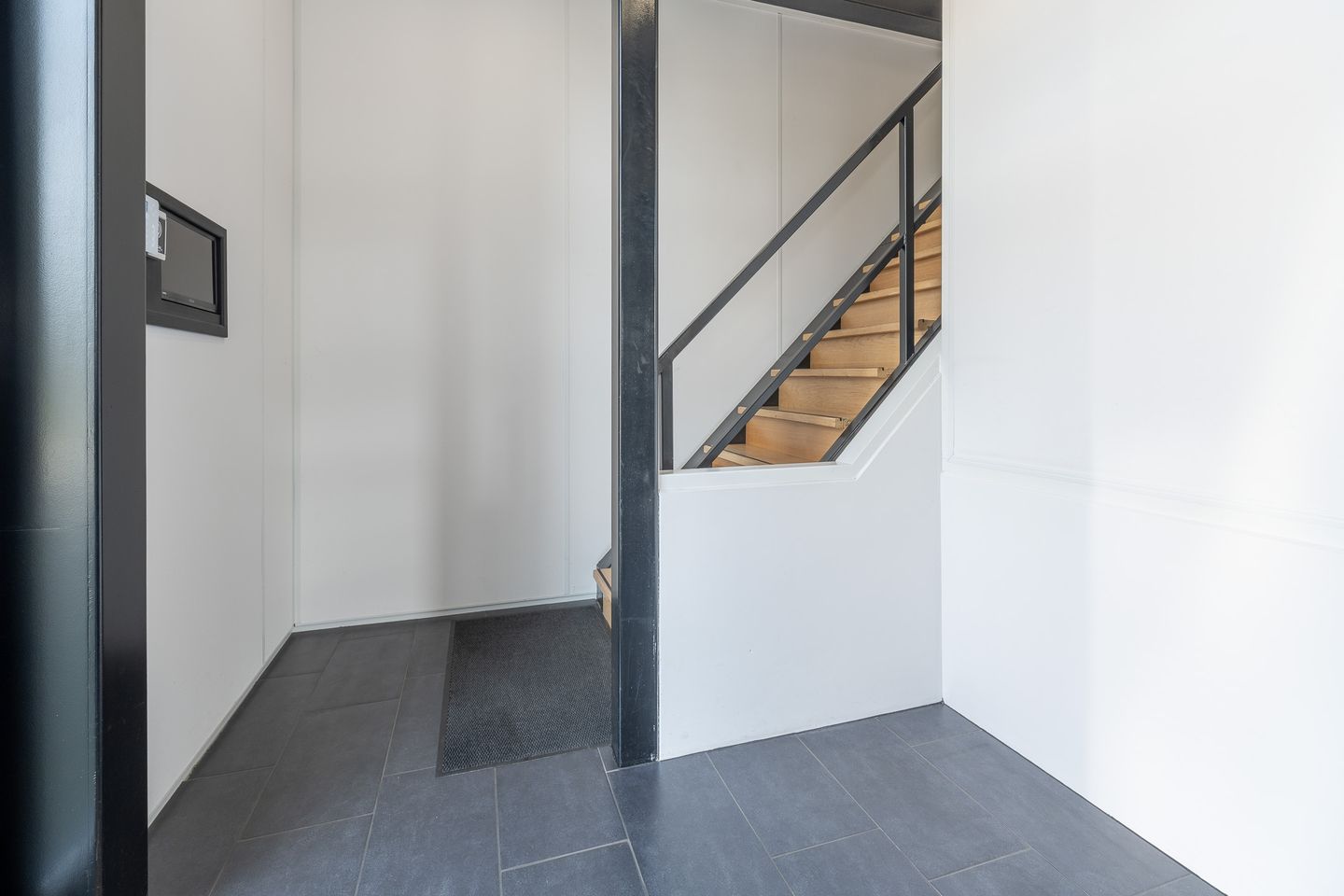View photo 3 of Anthonie Fokkerstraat 57-E