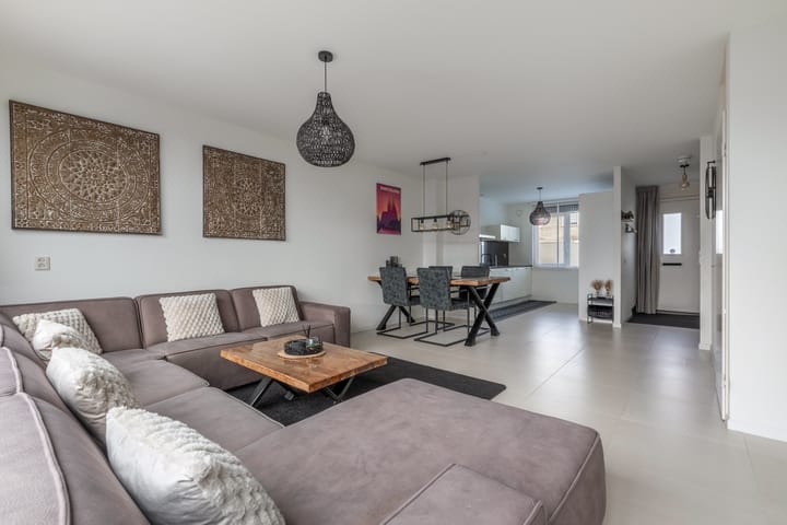 Foto 2 van Marga Klompélaan 3