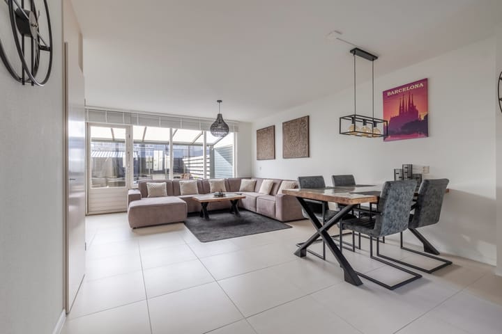 Foto 6 van Marga Klompélaan 3