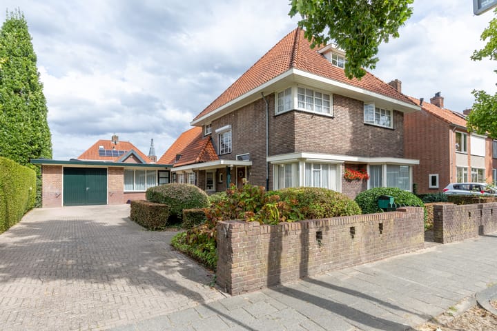 Prins Bernhardstraat 12