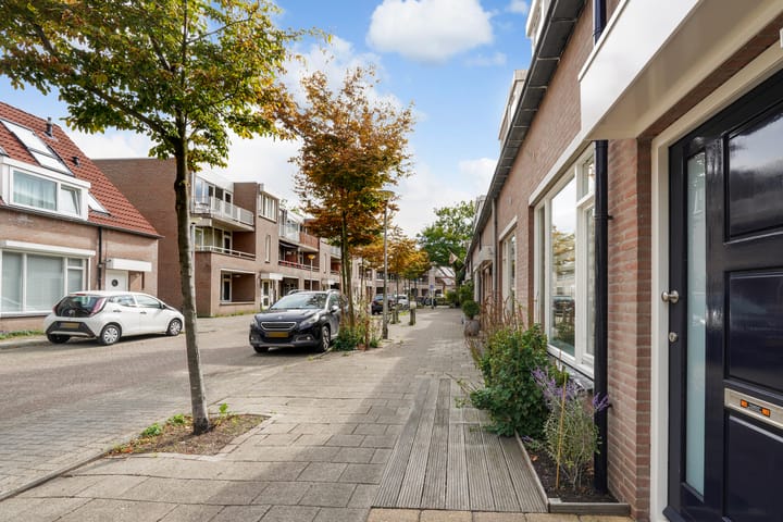 Foto 47 van Pasteurstraat 1