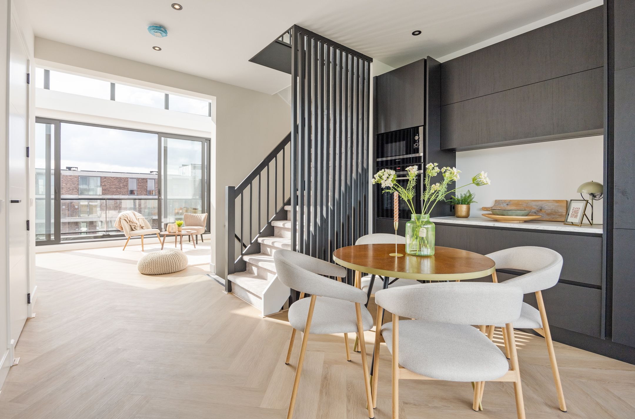 Foto 3 van Srefidensiplein 76-A