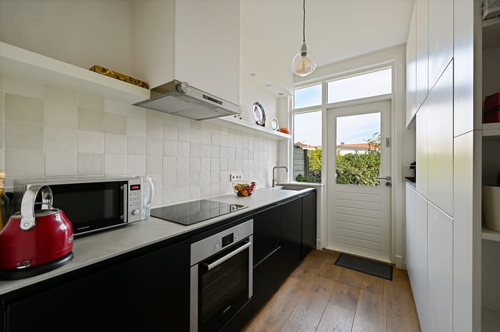 Photo 9 of Van Zuylen van Nijeveltstraat 364