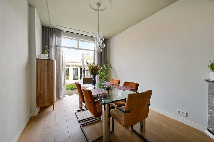 Photo 17 of Van Zuylen van Nijeveltstraat 364