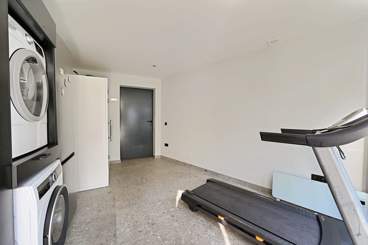 Photo 26 of Van Zuylen van Nijeveltstraat 364