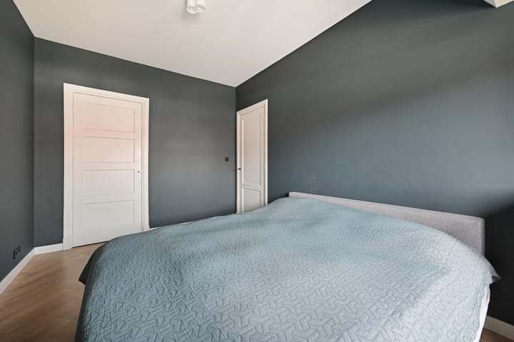 Photo 33 of Van Zuylen van Nijeveltstraat 364