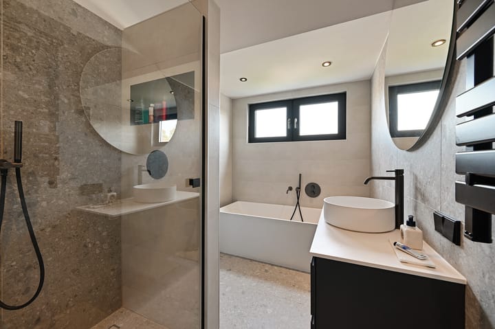 Photo 34 of Van Zuylen van Nijeveltstraat 364