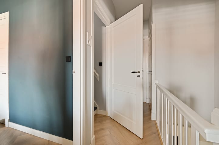 Photo 36 of Van Zuylen van Nijeveltstraat 364