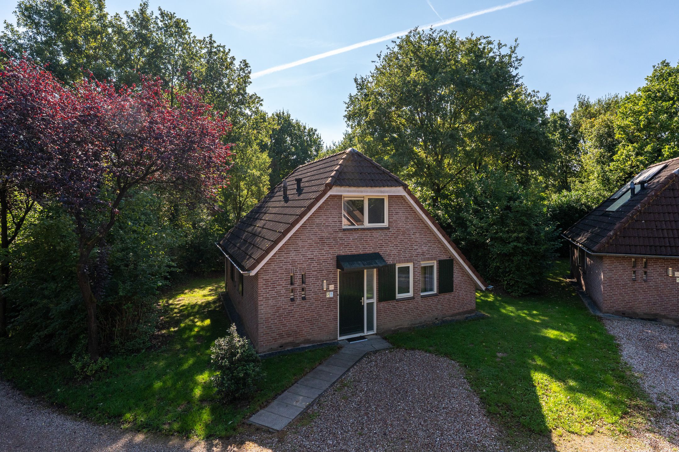 3-bedroom freehold villa in Braamt — photo 1 of 5