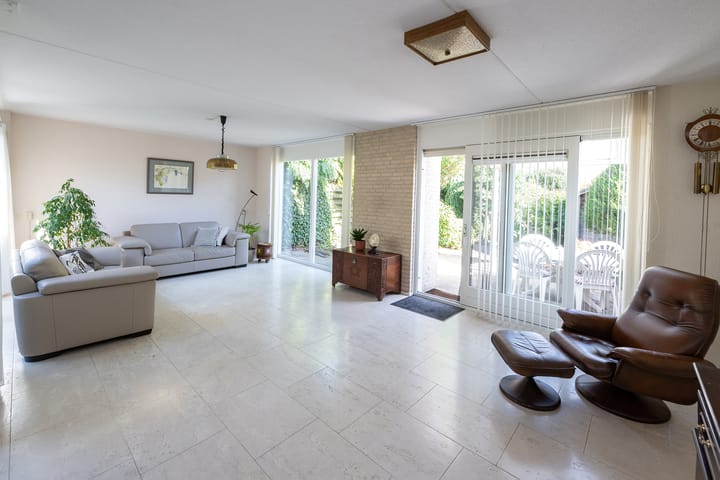 Foto 10 van Izak Osstraat 55