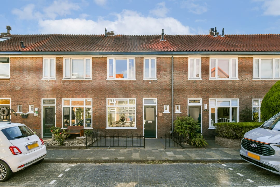 Foto 1 van Deken Waarestraat 40