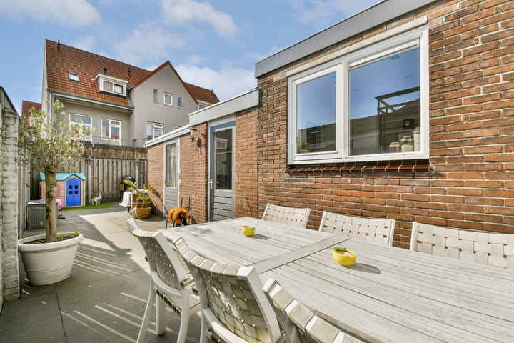 Photo 8 of Deken Waarestraat 40