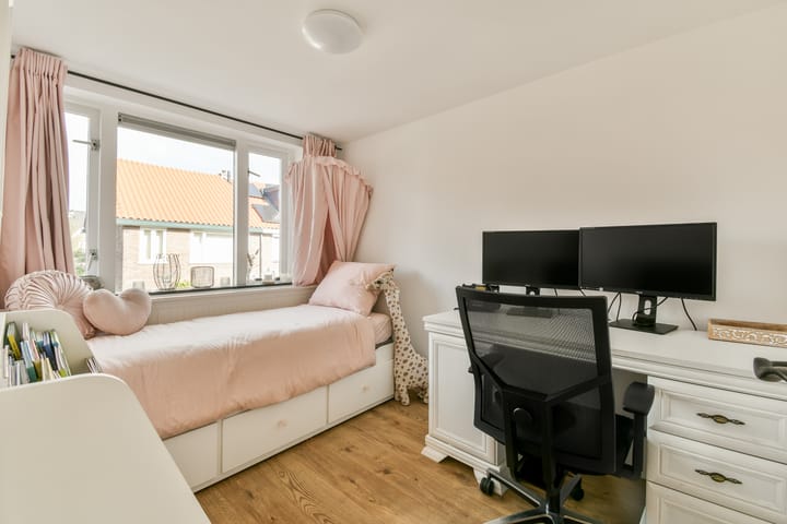 Photo 27 of Deken Waarestraat 40