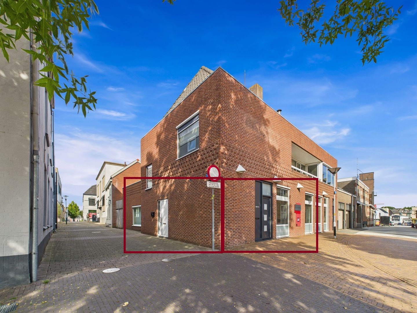 Bekijk foto 3 van Markt 16