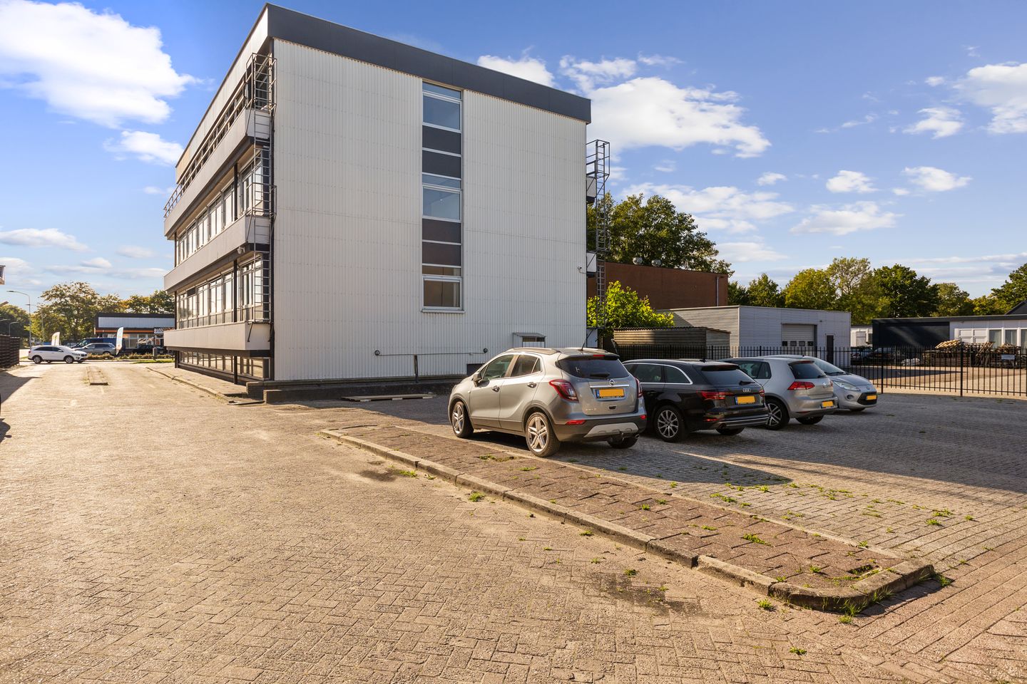 View photo 3 of Nautilusstraat 3