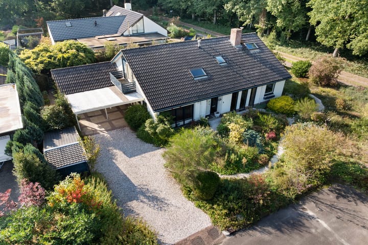 Foto 1 van Larikslaan 5