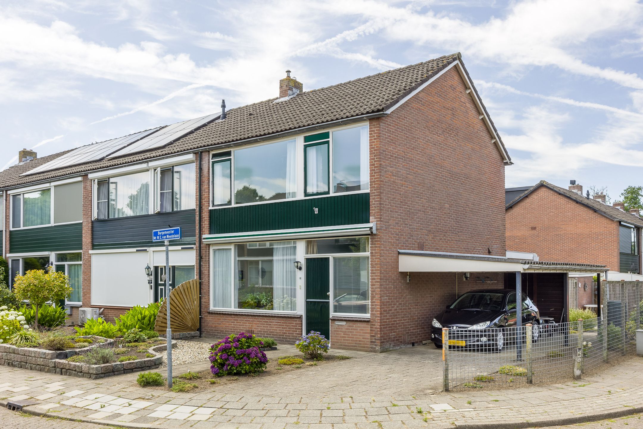 Foto 3 van Burg W E v Weedelaan 12