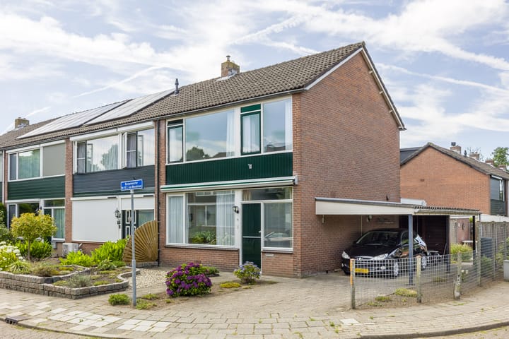 Foto 3 van Burg W E v Weedelaan 12