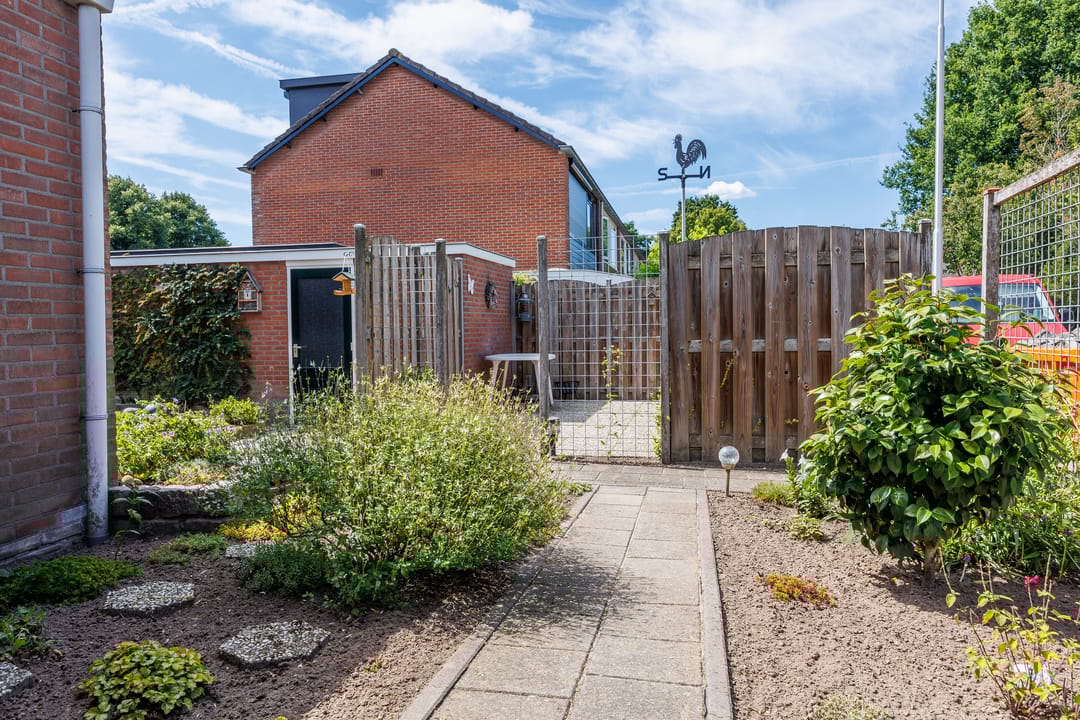 Foto 26 van Burg W E v Weedelaan 12