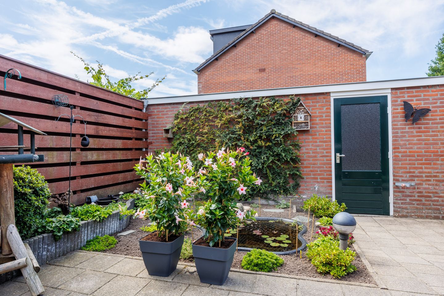 Foto 25 van Burg W E v Weedelaan 12