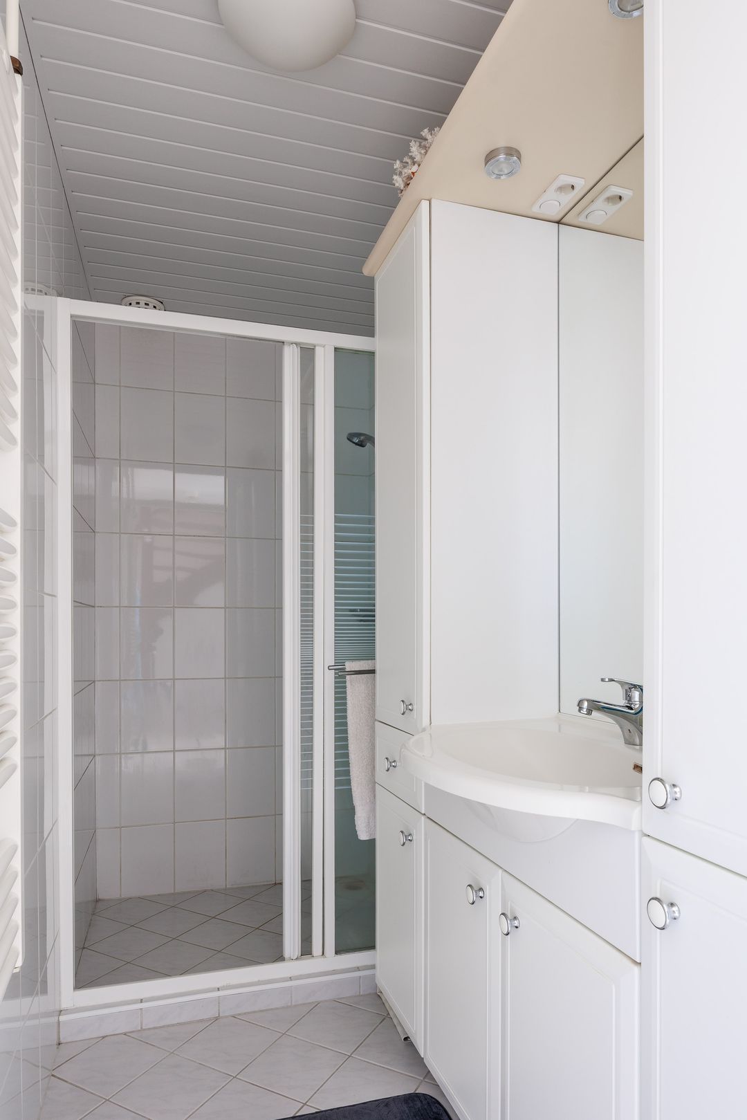 Foto 16 van Burg W E v Weedelaan 12