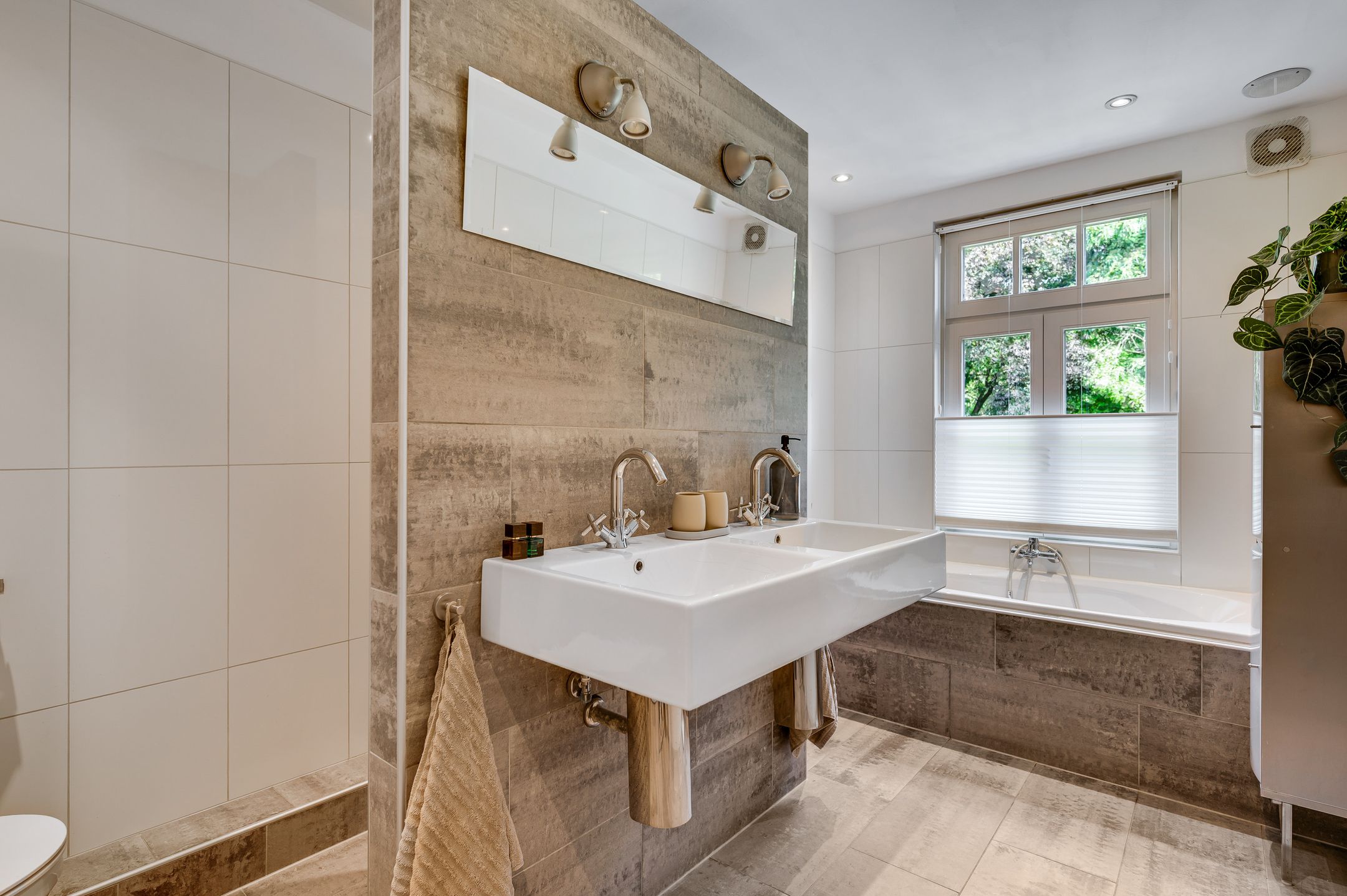 Photo 21 of Godsweerderstraat 12